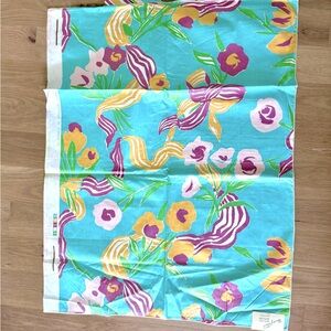 Vintage 1970s durable chintz sample in leedora (pattern 7292)